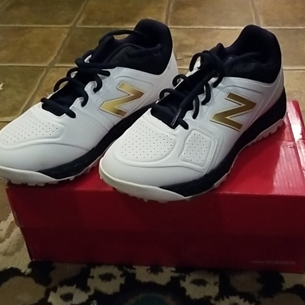 Turf shoes